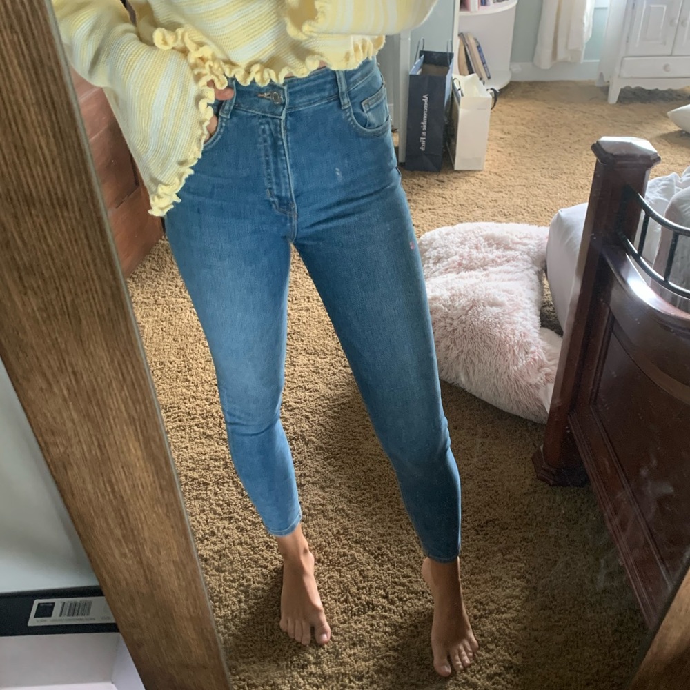 Size 6 but fits like a 2